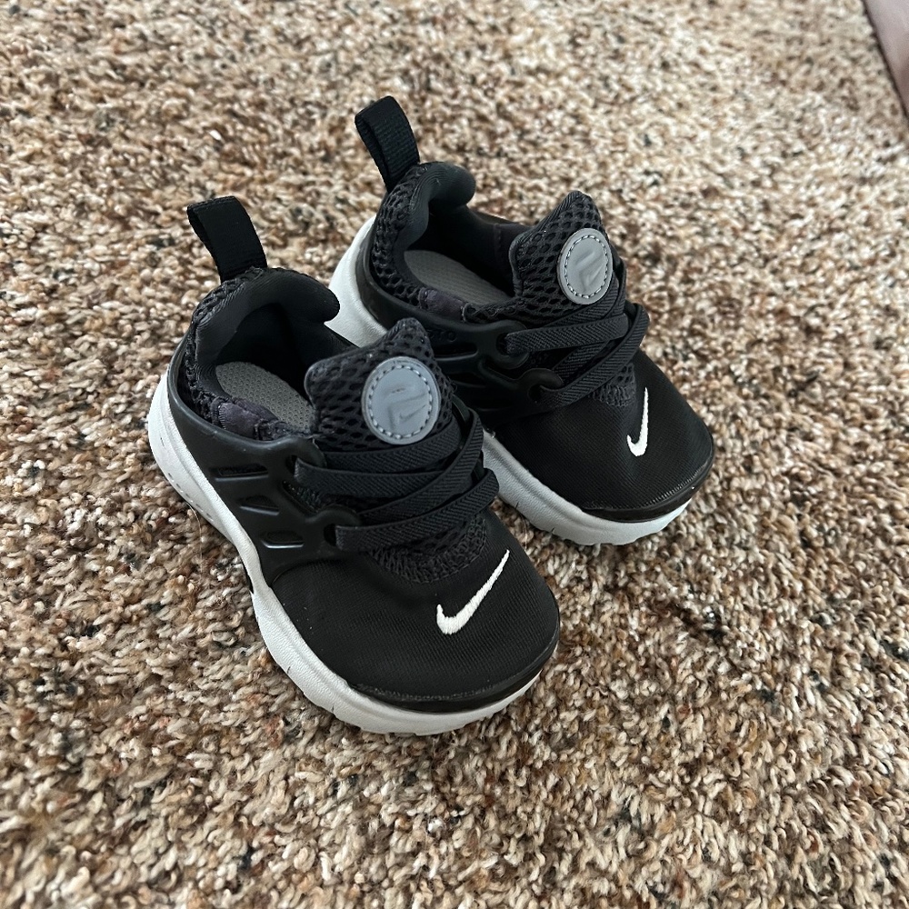 Black Nike Presto Toddler 5C